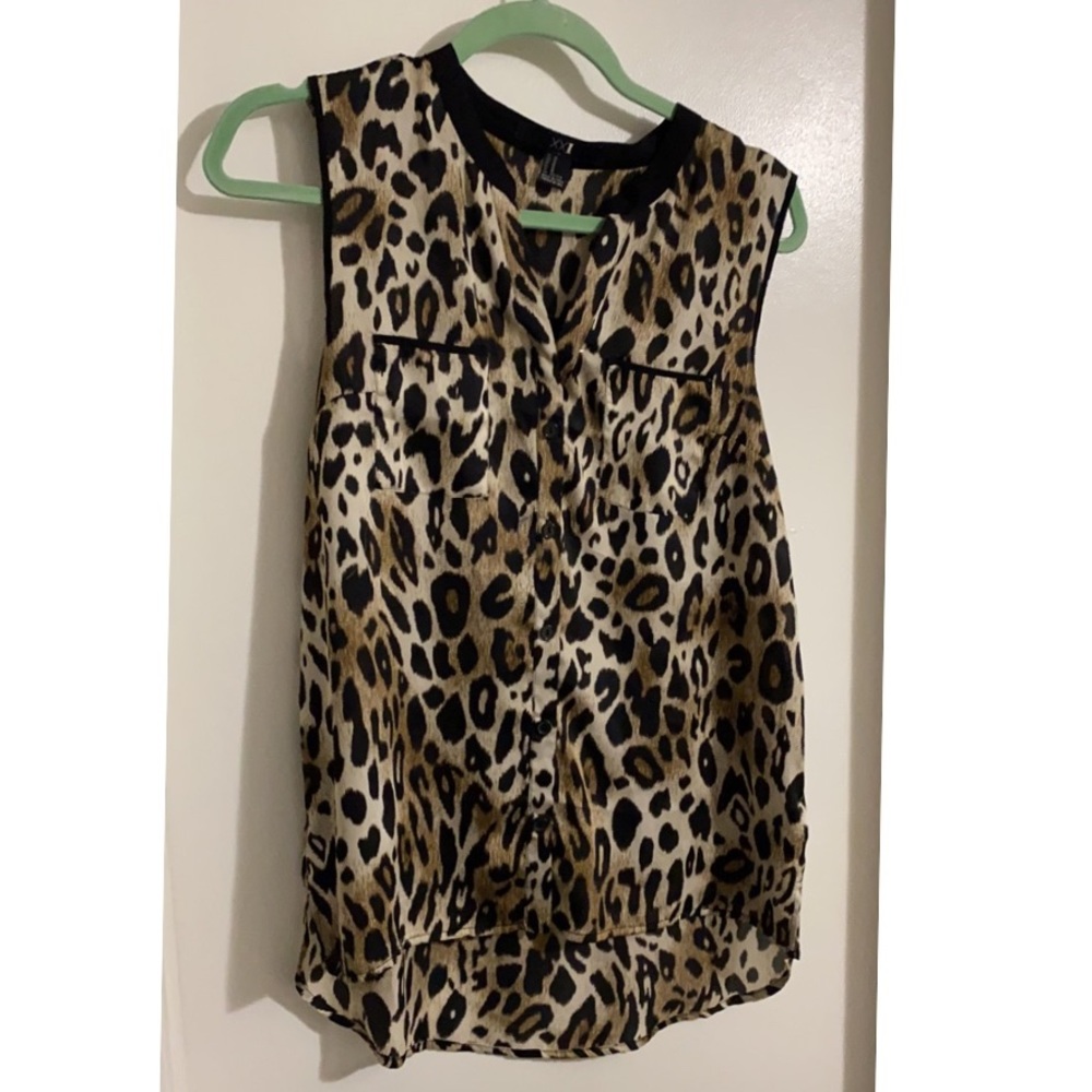 Leopard sleeveless blouse